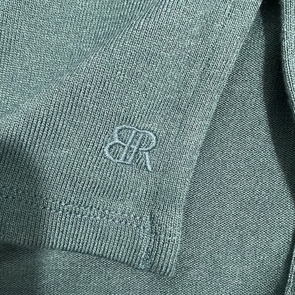 Banana Republic women’s Scoop Neck Long Sleeve Top Green Size XL
NWT - Picture 9 of 9